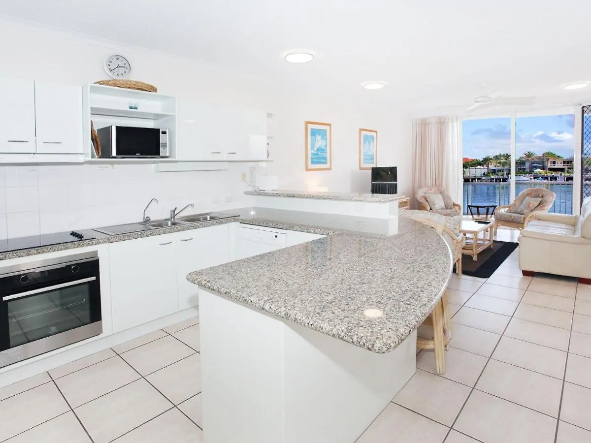 2 Bd Spacious Apartment In Parkyn Parade With Water Views. Mooloolaba 0*,